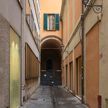 A Due Passi Da Piazza Maggiore 4 Apartment *